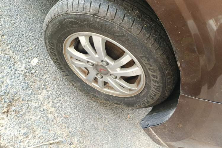 Used Wuling Hongguang 2019 1.5L S Comfort Edition China VI LAR Right Front Wheel Hub