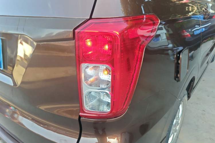 Used Wuling Hongguang 2019 1.5L S Standard Version China VI LAR Right Rear Taillight
