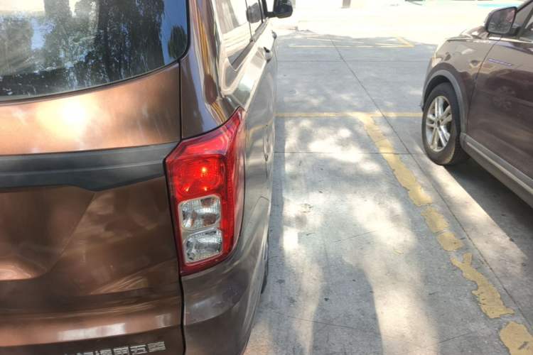 Used Wuling Hongguang 2019 1.5L S Basic Version China VI Standard LAR Right Rear Taillight