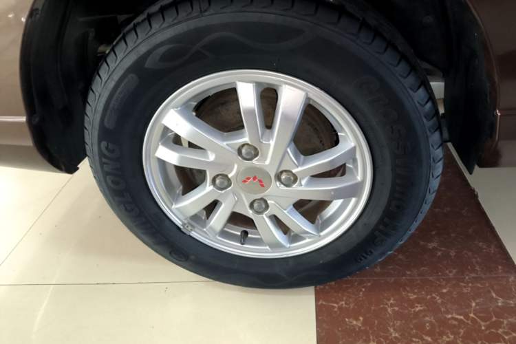 Used Wuling Hongguang 2019 1.5L S Comfort Edition China VI LAR Right Rear Wheel Hub