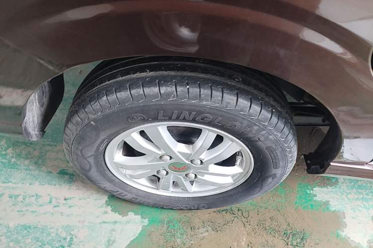 Used Wuling Hongguang 2019 1.5L S Standard Version China VI LAR Right Rear Wheel Hub