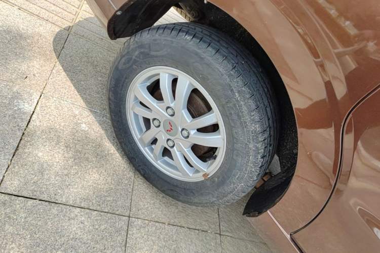 Used Wuling Hongguang 2019 1.5L S Comfort Edition China VI LAR Right Rear Wheel Hub