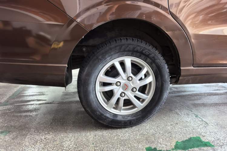 Used Wuling Hongguang 2019 1.5L S Standard Version China VI LAR Right Rear Wheel Hub