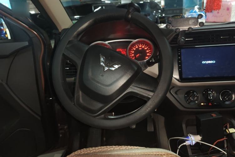 Used Wuling Hongguang 2019 1.5L S Standard Version China VI LAR Steering Wheel