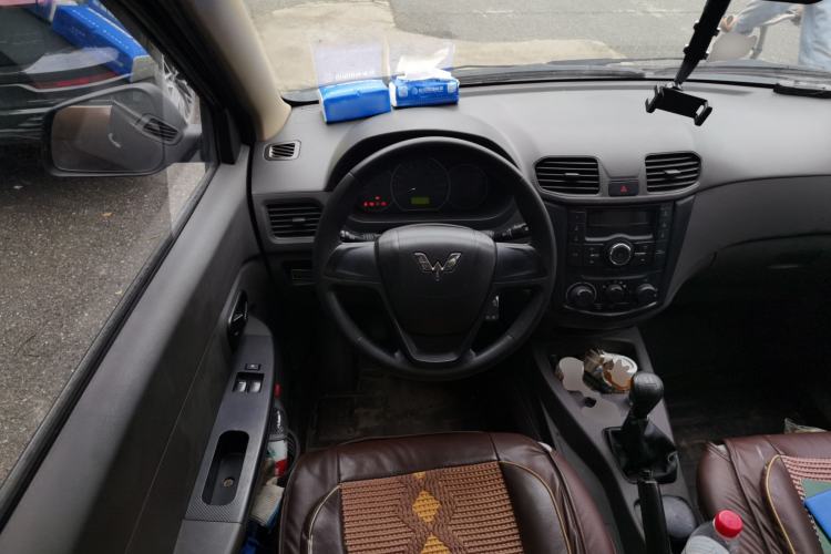 Used Wuling Hongguang 2019 1.5L S Base Version L2B Steering Wheel