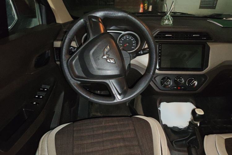 Used Wuling Hongguang 2019 1.5L S Standard Version China VI LAR Steering Wheel