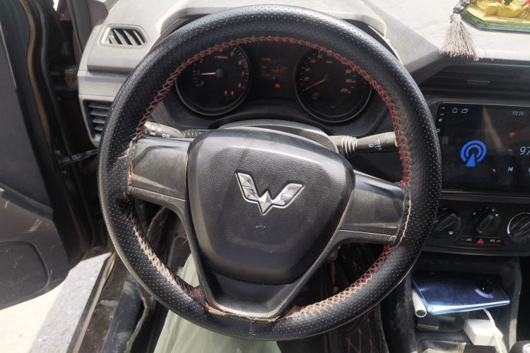 Used Wuling Hongguang 2019 1.5L S Basic Version China VI Standard LAR Steering Wheel