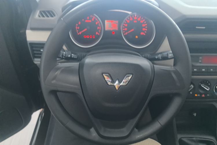 Used Wuling Hongguang 2019 1.5L S Standard Version China VI LAR Steering Wheel