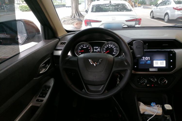 Used Wuling Hongguang 2019 1.5L S Comfort Edition China VI LAR Steering Wheel