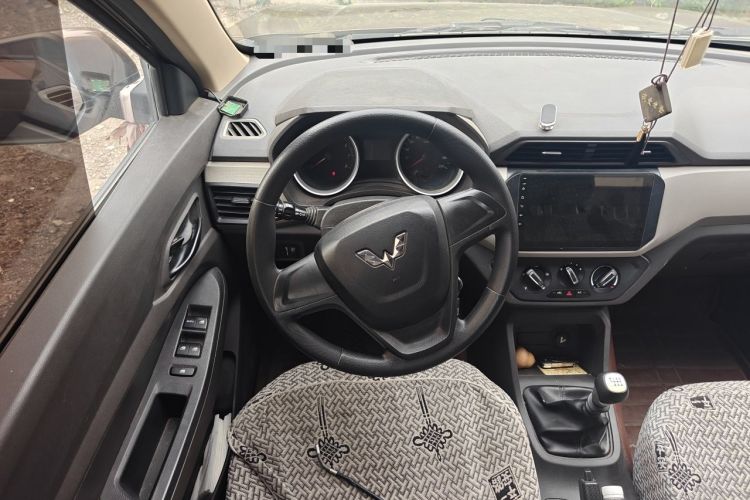 Used Wuling Hongguang 2019 1.5L S Standard Version China VI LAR Steering Wheel