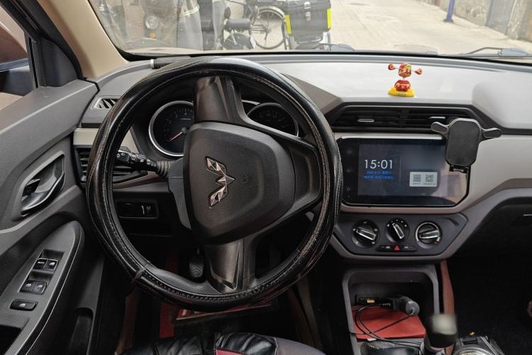 Used Wuling Hongguang 2019 1.5L S Standard Version China VI LAR Steering Wheel