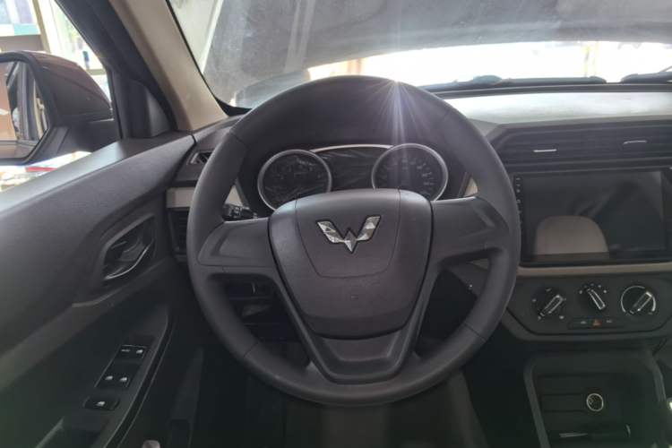 Used Wuling Hongguang 2019 1.5L S Standard Version China VI LAR Steering Wheel