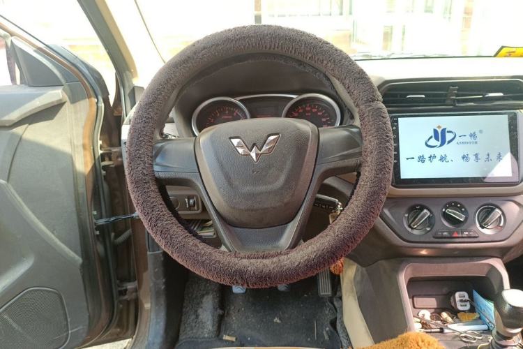 Used Wuling Hongguang 2019 1.5L S Standard Version China VI LAR Steering Wheel