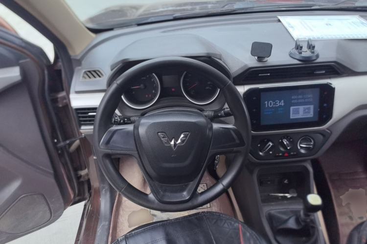 Used Wuling Hongguang 2019 1.5L S Comfort Edition China VI LAR Steering Wheel