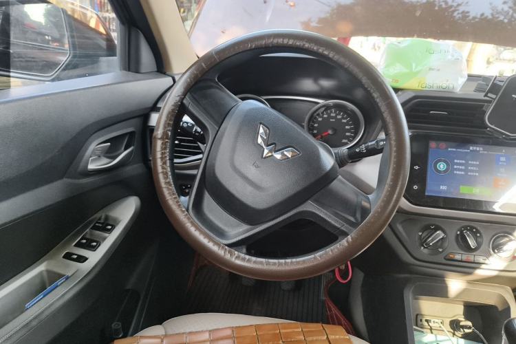 Used Wuling Hongguang 2019 1.5L S Comfort Edition China VI LAR Steering Wheel