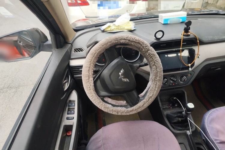 Used Wuling Hongguang 2019 1.5L S Comfort Edition China VI LAR Steering Wheel