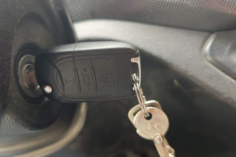 Used Wuling Hongguang 2019 1.5L S Basic Version China VI Standard LAR Vehicle Key