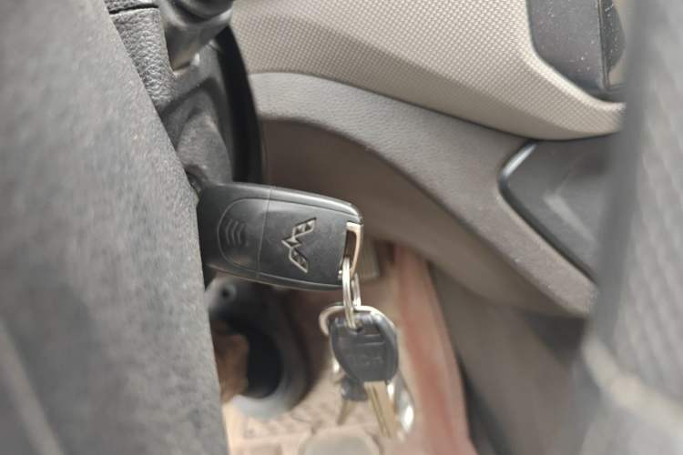 Used Wuling Hongguang 2019 1.5L S Standard Version China VI LAR Vehicle Key