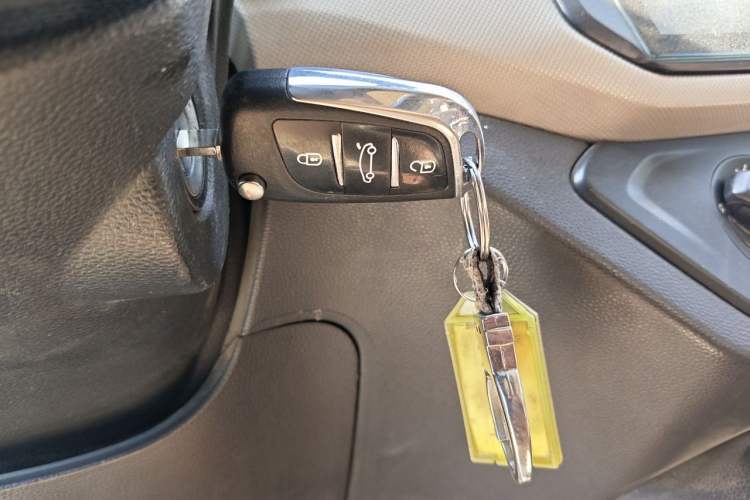 Used Wuling Hongguang 2019 1.5L S Standard Version China VI LAR Vehicle Key