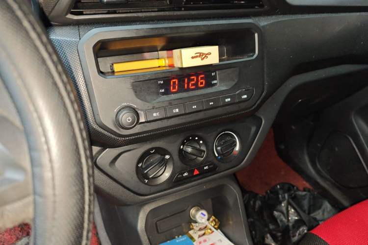 Used Wuling Hongguang 2019 1.5L S Basic Version China VI Standard LAR Audio And AC Panel