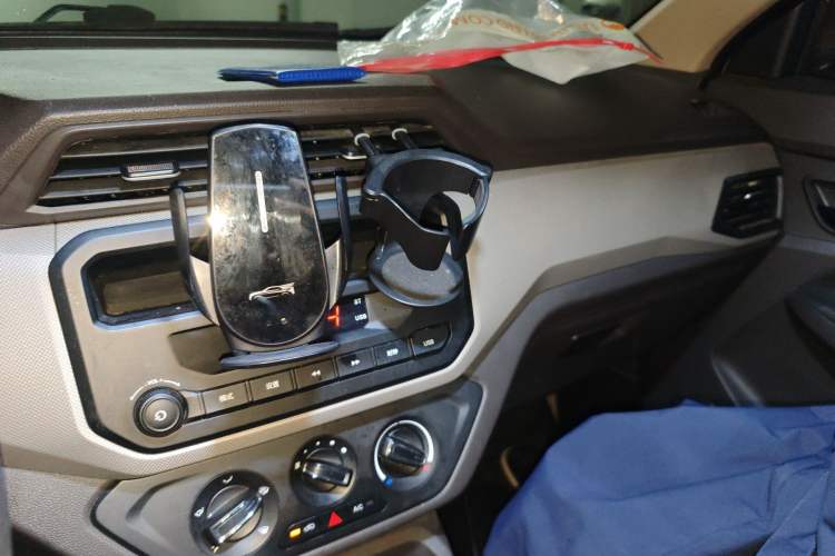 Used Wuling Hongguang 2019 1.5L S Standard Version China VI LAR Audio And AC Panel