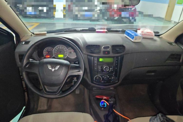 Used Wuling Hongguang 2019 1.5L S Base Version L2B Center Console
