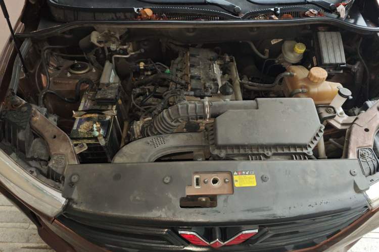 Used Wuling Hongguang 2019 1.5L S Basic Version China VI Standard LAR Engine Bay