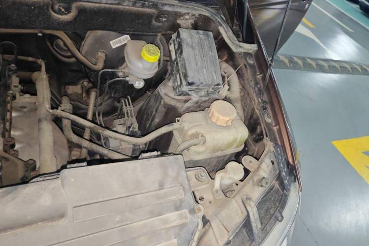 Used Wuling Hongguang 2019 1.5L S Base Version L2B Engine Bay Left
