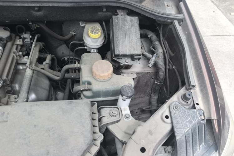Used Wuling Hongguang 2019 1.5L S Standard Version China VI LAR Engine Bay Left