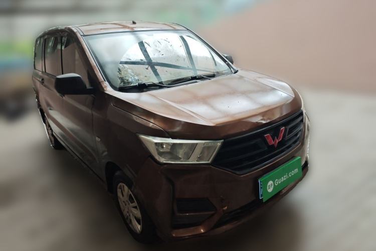 Used Wuling Hongguang 2019 1.5L S Basic Version China VI Standard LAR Front Right 45 Deg