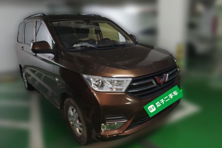 Used Wuling Hongguang 2019 1.5L S Standard Version China VI LAR Front Right 45 Deg