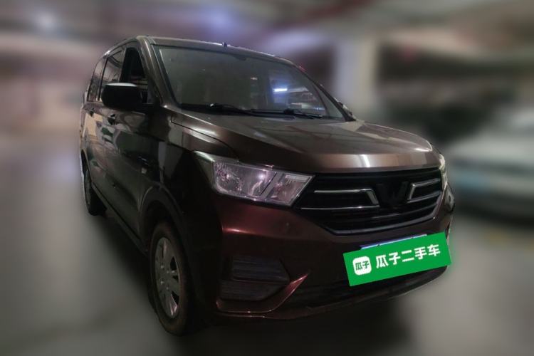 Used Wuling Hongguang 2019 1.5L S Basic Version China VI Standard LAR Front Right 45 Deg