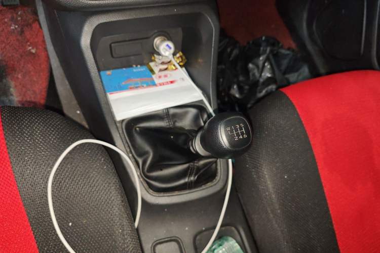 Used Wuling Hongguang 2019 1.5L S Basic Version China VI Standard LAR Gear Lever