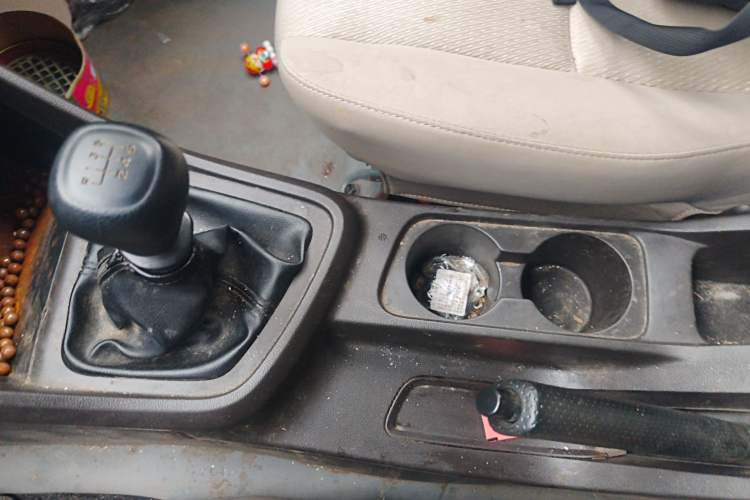 Used Wuling Hongguang 2019 1.5L S Basic Window-Sealed Vehicle China VI LAR Gear Lever