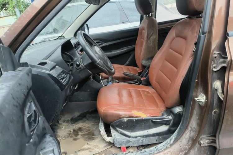 Used Wuling Hongguang 2019 1.5L S Basic Version China VI Standard LAR Left Front Seat