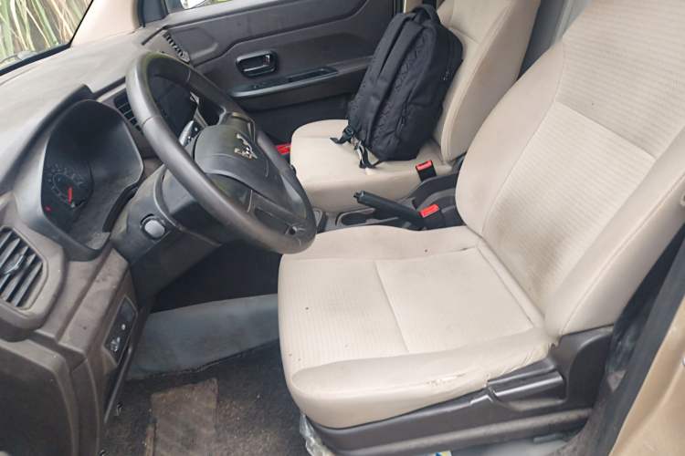 Used Wuling Hongguang 2019 1.5L S Basic Window-Sealed Vehicle China VI LAR Left Front Seat