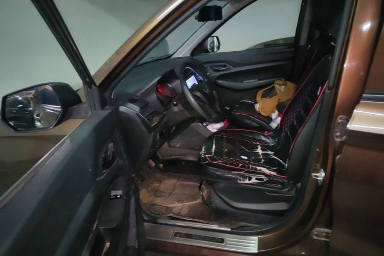 Used Wuling Hongguang 2019 1.5L S Basic Version China VI Standard LAR Left Front Seat