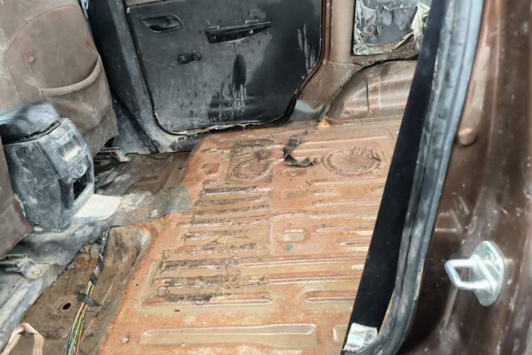 Used Wuling Hongguang 2019 1.5L S Basic Version China VI Standard LAR Left Rear Seat