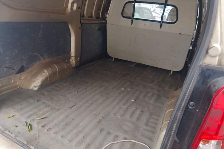 Used Wuling Hongguang 2019 1.5L S Basic Window-Sealed Vehicle China VI LAR Left Rear Seat
