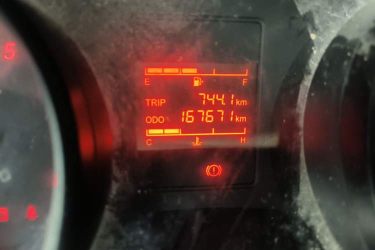 Used Wuling Hongguang 2019 1.5L S Basic Version China VI Standard LAR Odometer Close Up
