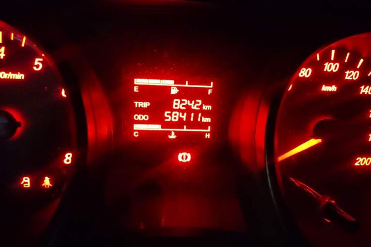 Used Wuling Hongguang 2019 1.5L S Basic Version China VI Standard LAR Odometer Close Up