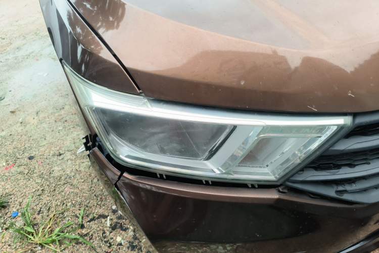 Used Wuling Hongguang 2019 1.5L S Basic Version China VI Standard LAR Right Front Headlight