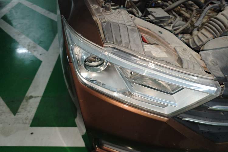 Used Wuling Hongguang 2019 1.5L S Standard Version China VI LAR Right Front Headlight