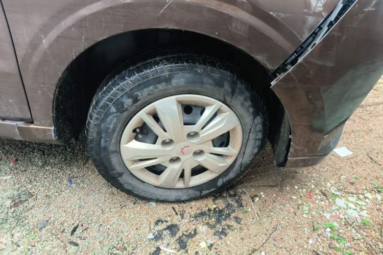Used Wuling Hongguang 2019 1.5L S Basic Version China VI Standard LAR Right Front Wheel Hub