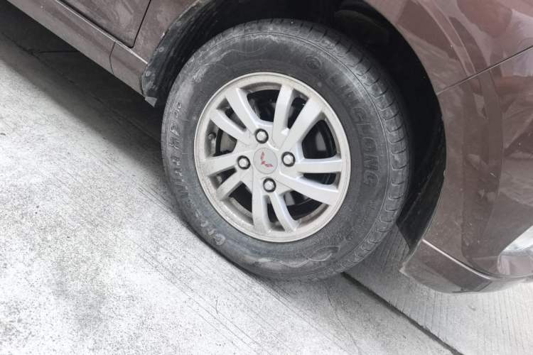 Used Wuling Hongguang 2019 1.5L S Standard Version China VI LAR Right Front Wheel Hub
