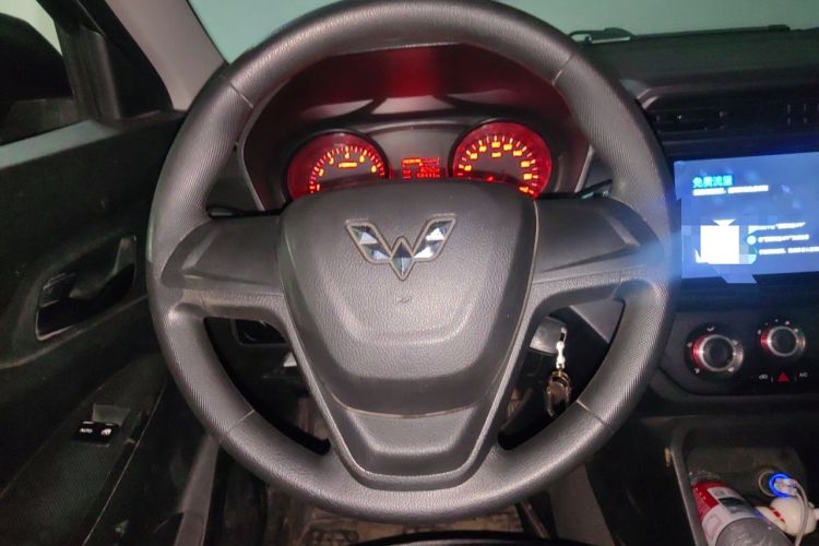 Used Wuling Hongguang 2019 1.5L S Basic Version China VI Standard LAR Steering Wheel