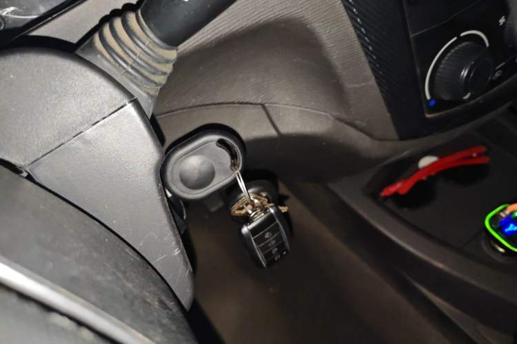 Used Wuling Hongguang 2019 1.5L S Base Version L2B Vehicle Key