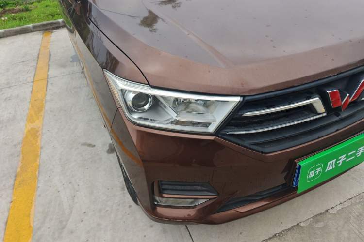 Used Wuling Hongguang 2019 1.5L S Standard Version China VI LAR Exterior 3