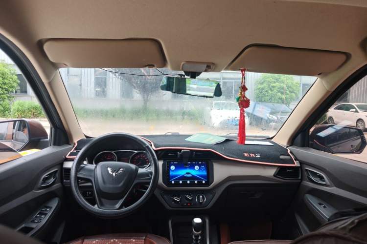 Used Wuling Hongguang 2019 1.5L S Standard Version China VI LAR Headliner