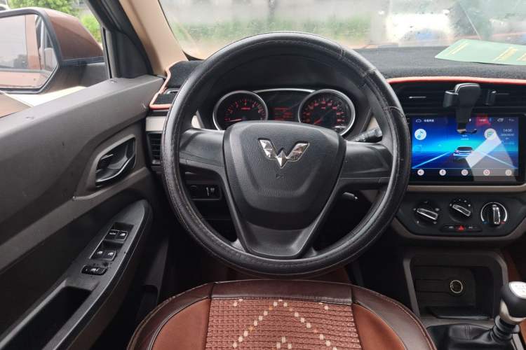 Used Wuling Hongguang 2019 1.5L S Standard Version China VI LAR Steering Wheel